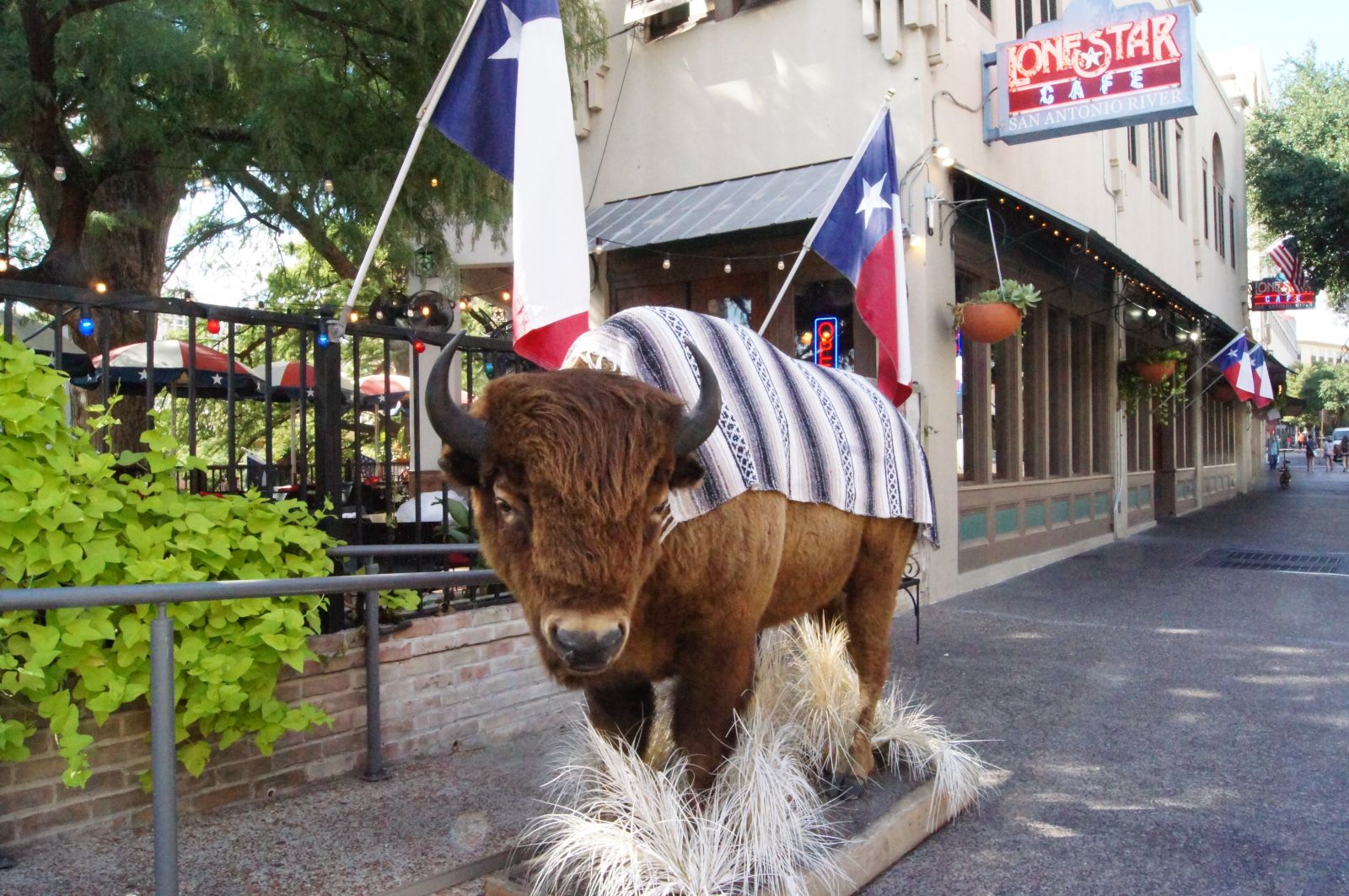 Lone Star Cafe sign